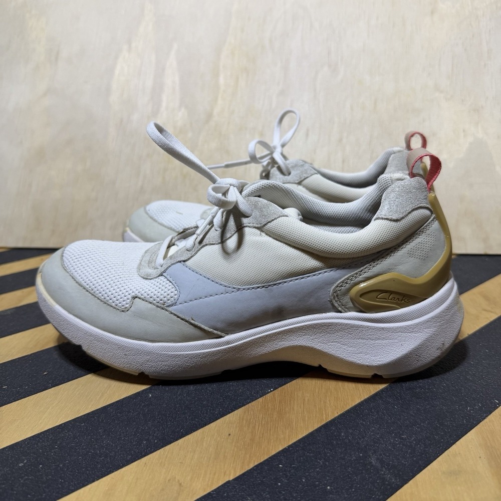 Clarks WaveWalk Womens Size 9 M White Leather Mesh Walking Sneakers Comfort